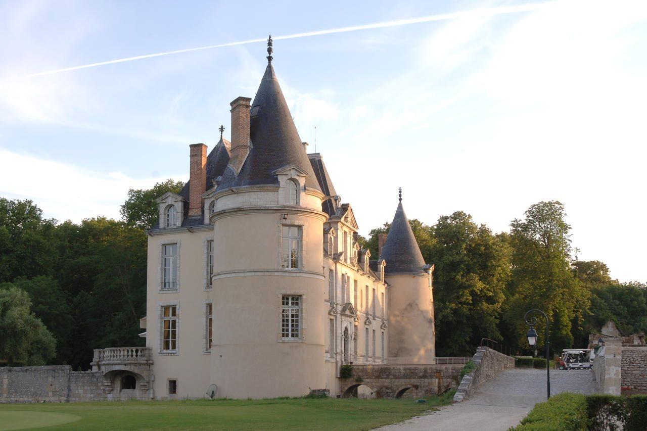 Chateau D'Augerville Golf & Spa Resort Εξωτερικό φωτογραφία
