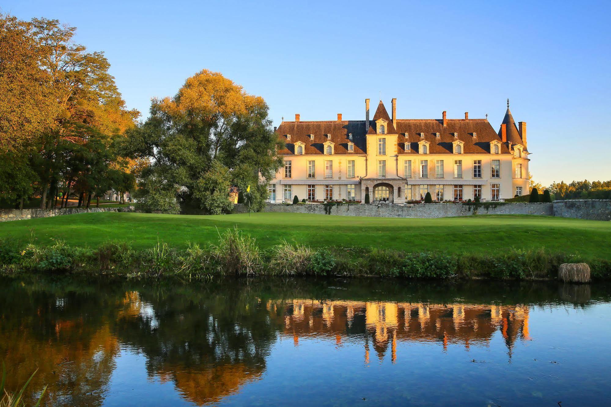 Chateau D'Augerville Golf & Spa Resort Εξωτερικό φωτογραφία