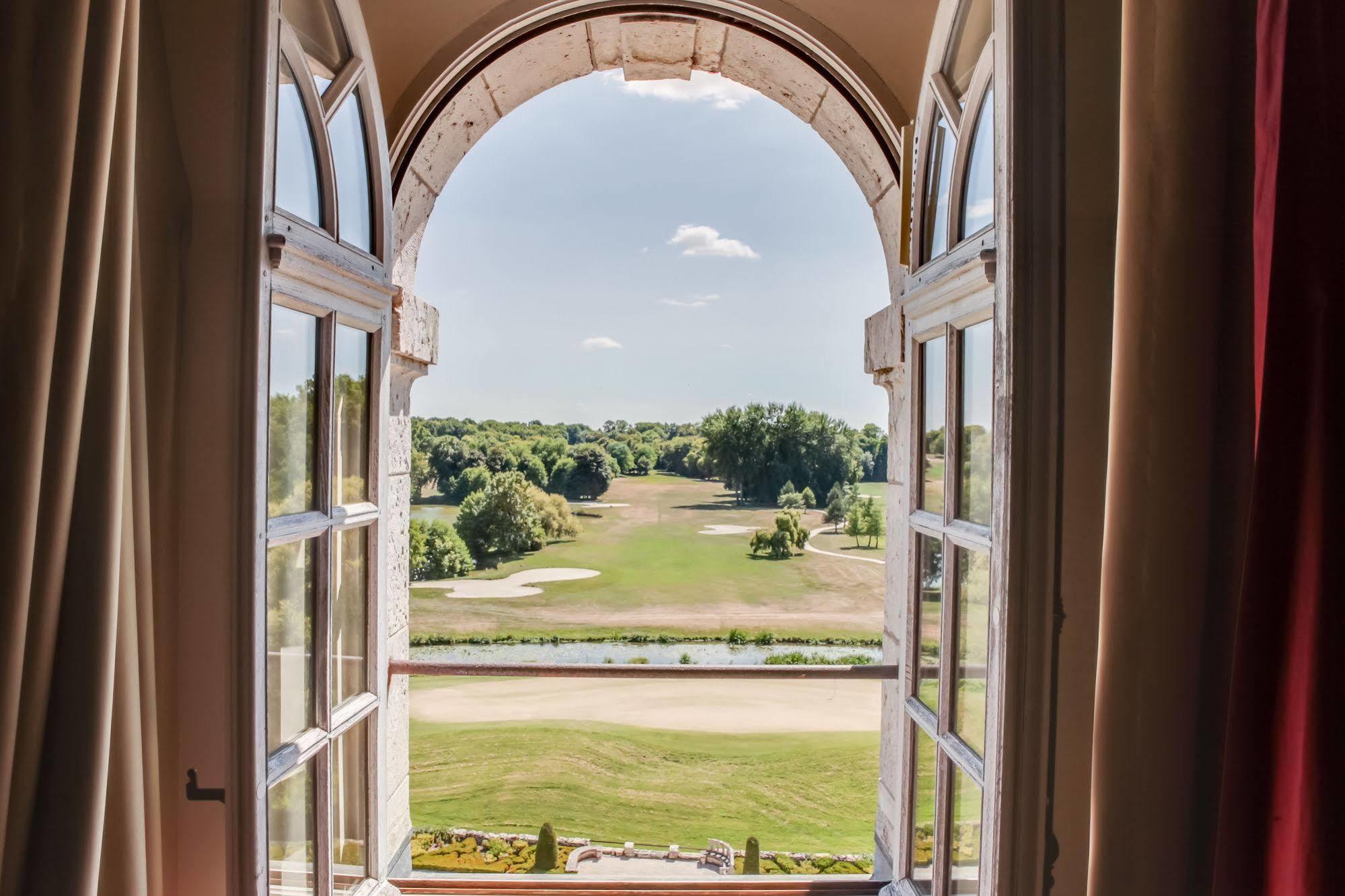 Chateau D'Augerville Golf & Spa Resort Εξωτερικό φωτογραφία