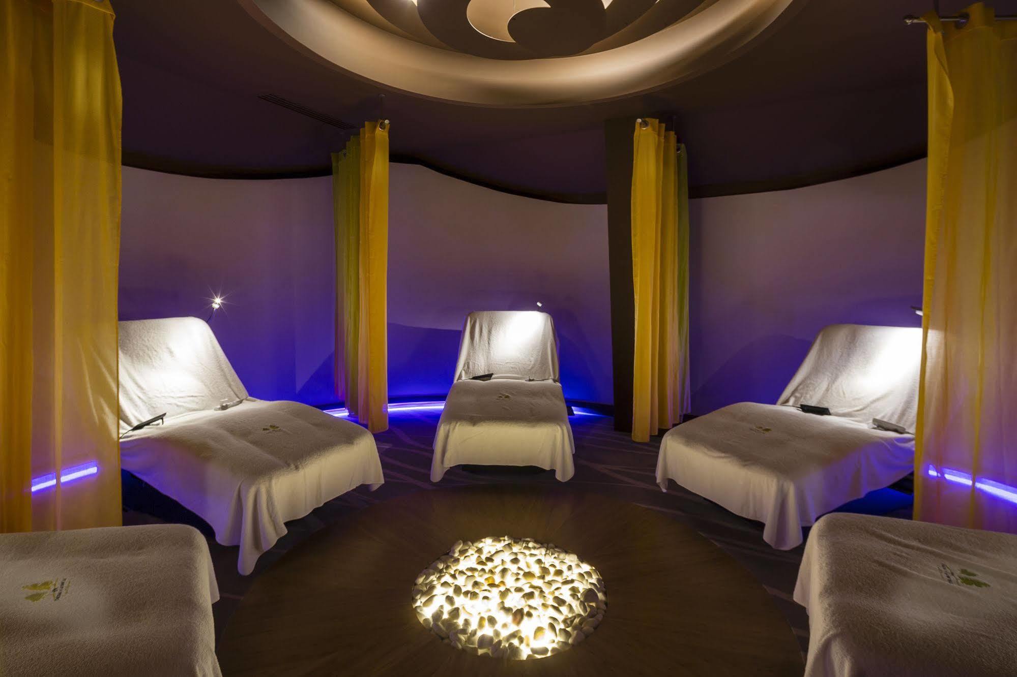 Chateau D'Augerville Golf & Spa Resort Εξωτερικό φωτογραφία