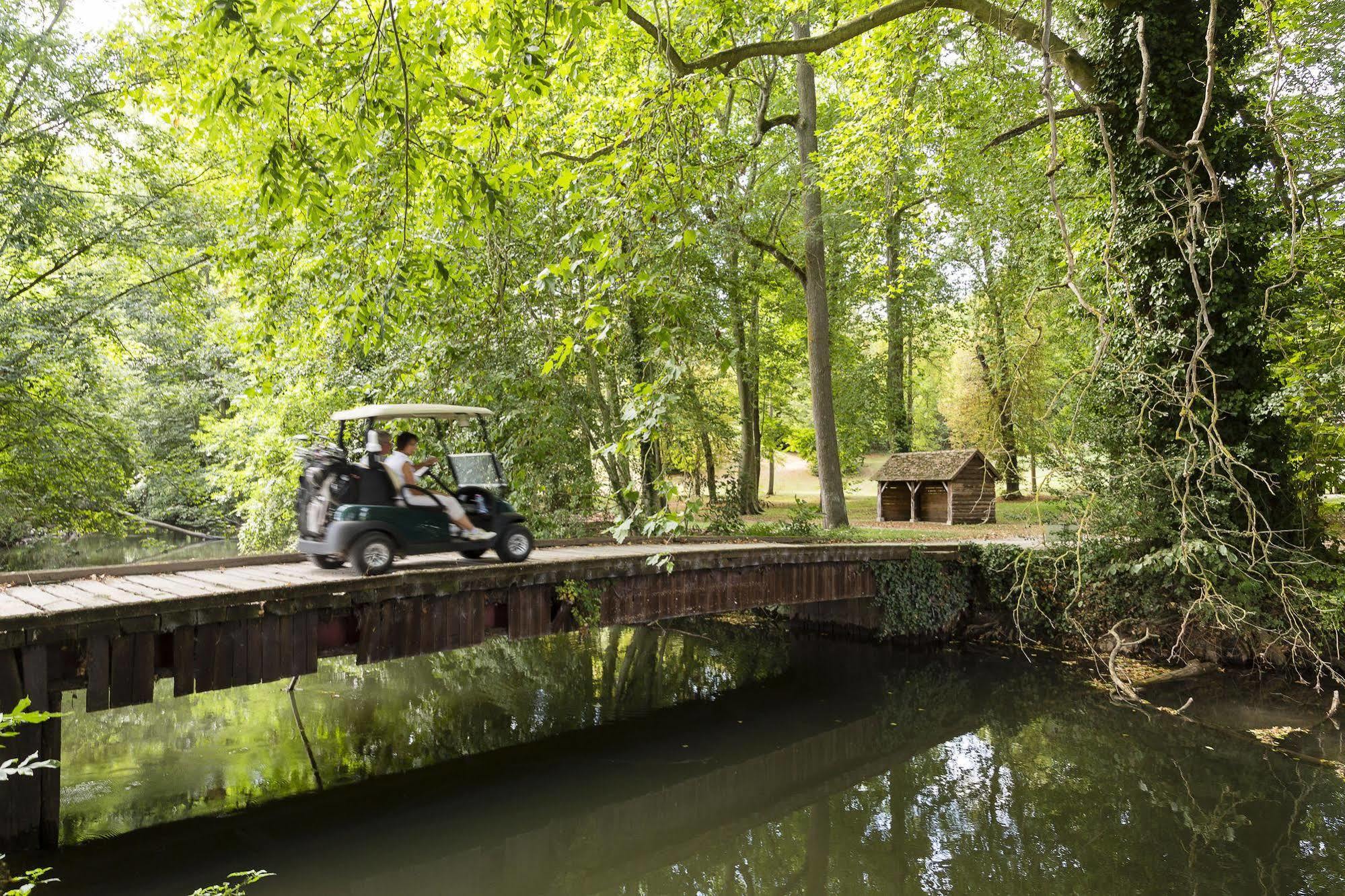 Chateau D'Augerville Golf & Spa Resort Εξωτερικό φωτογραφία