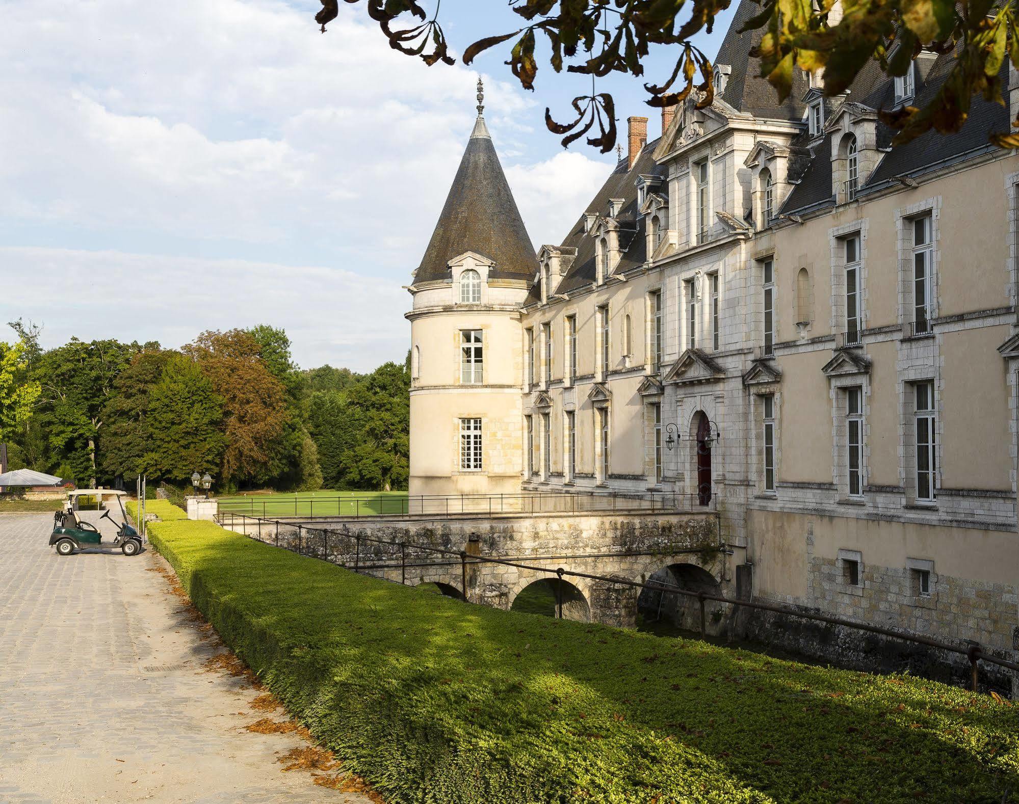 Chateau D'Augerville Golf & Spa Resort Εξωτερικό φωτογραφία